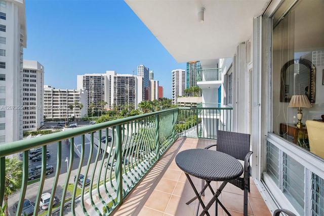 1408 Brickell Bay Drive 706, Miami, FL 33131