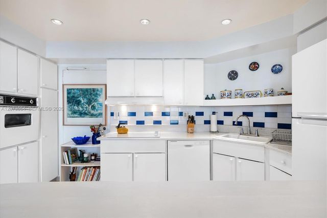 1408 Brickell Bay Drive 706, Miami, FL 33131