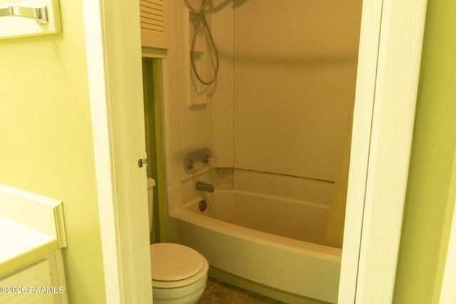 101 Wilbourn Boulevard 404, Lafayette, LA 70506