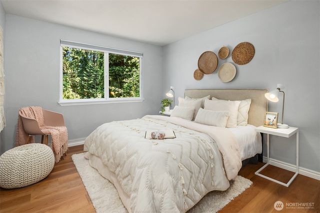 15021 Westminster Way N, Shoreline, WA 98133