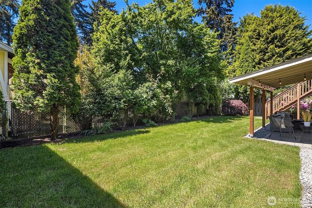 15021 Westminster Way N, Shoreline, WA 98133