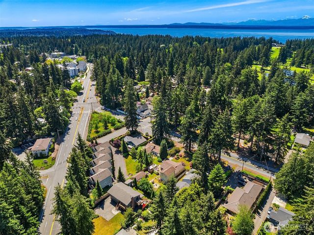 15021 Westminster Way N, Shoreline, WA 98133