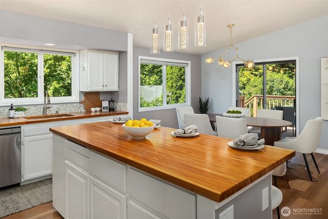15021 Westminster Way N, Shoreline, WA 98133