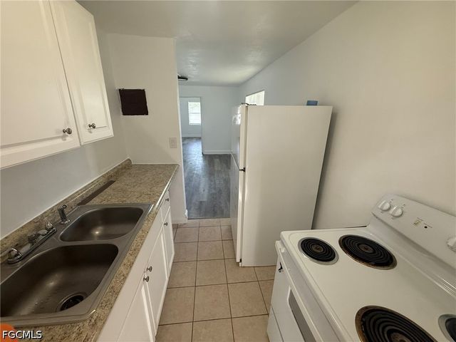 3049 2nd ST 4, Fort Myers, FL 33916