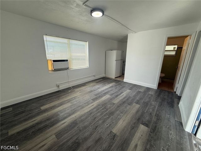 3049 2nd ST 4, Fort Myers, FL 33916