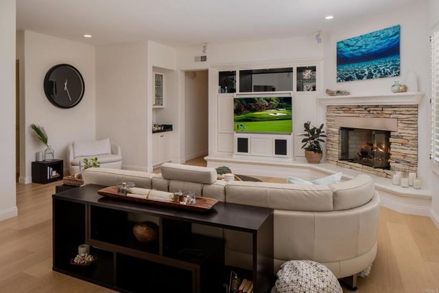 7949 Sitio Redonda, Carlsbad, CA 92009