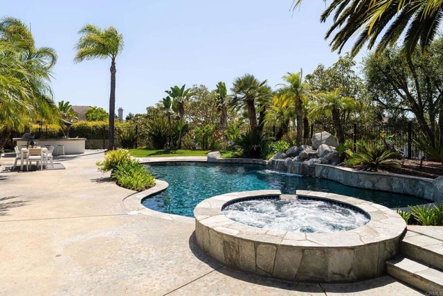 7949 Sitio Redonda, Carlsbad, CA 92009