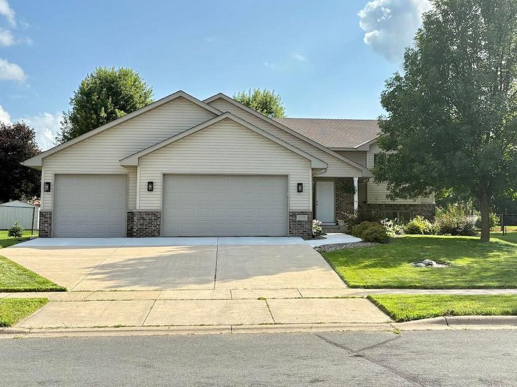 310 Art Street NW, New Prague, MN 56071