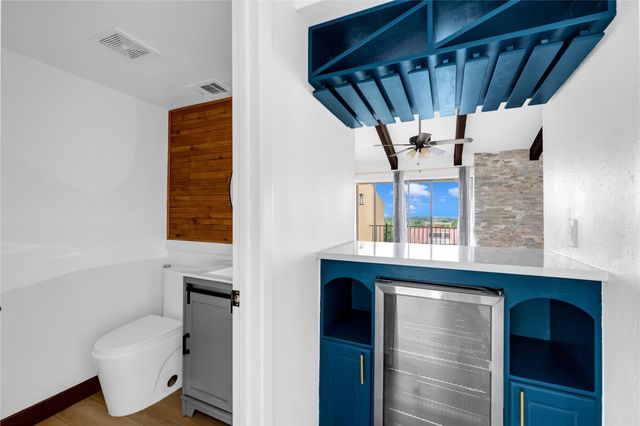 402 Hi Stirrup E2, Horseshoe Bay, TX 78657