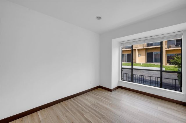 402 Hi Stirrup E2, Horseshoe Bay, TX 78657