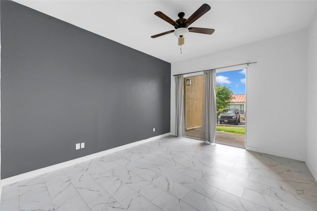 402 Hi Stirrup E2, Horseshoe Bay, TX 78657