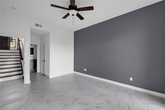 402 Hi Stirrup E2, Horseshoe Bay, TX 78657