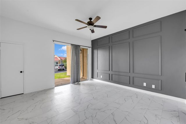 402 Hi Stirrup E2, Horseshoe Bay, TX 78657