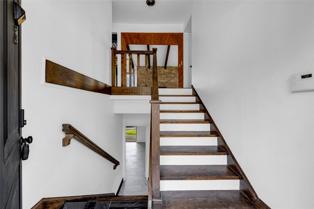 402 Hi Stirrup E2, Horseshoe Bay, TX 78657