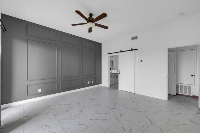 402 Hi Stirrup E2, Horseshoe Bay, TX 78657