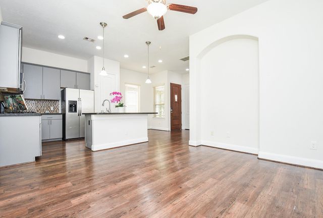 71 Aventura Place, The Woodlands, TX 77389