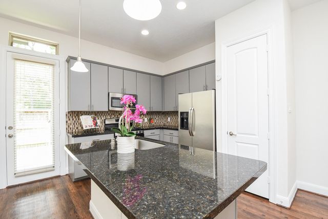 71 Aventura Place, The Woodlands, TX 77389