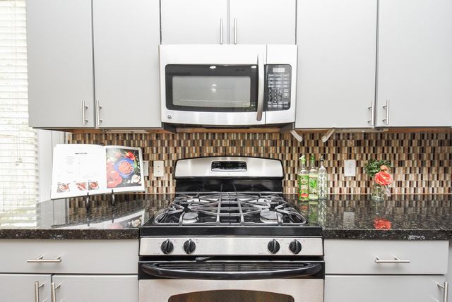 71 Aventura Place, The Woodlands, TX 77389