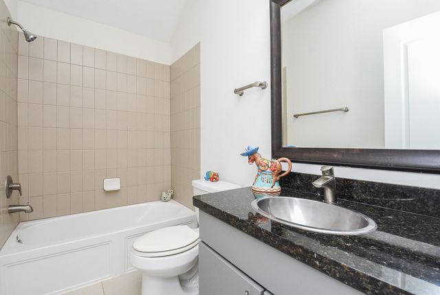 71 Aventura Place, The Woodlands, TX 77389