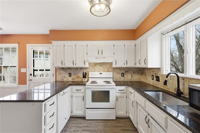 107 14TH Avenue, Greenwood, MO 64034