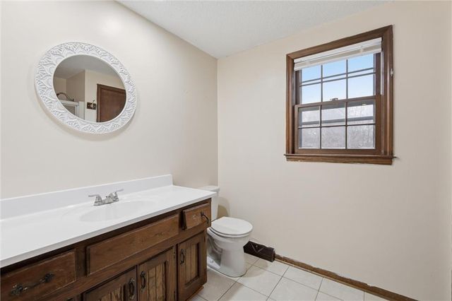 107 14TH Avenue, Greenwood, MO 64034