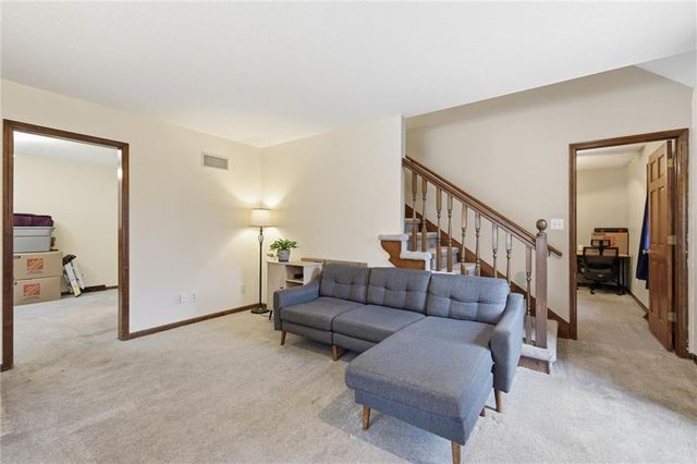 107 14TH Avenue, Greenwood, MO 64034