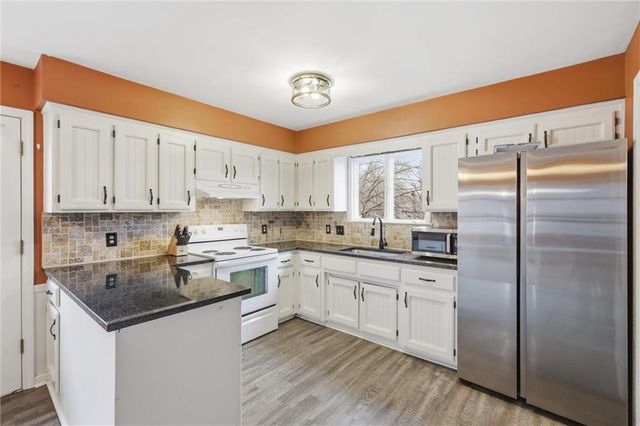 107 14TH Avenue, Greenwood, MO 64034