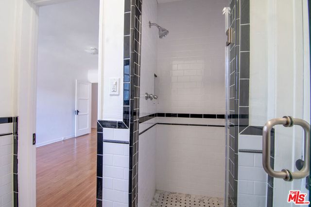 1040 S Alfred Street, Los Angeles, CA 90035