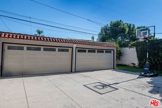 1040 S Alfred Street, Los Angeles, CA 90035