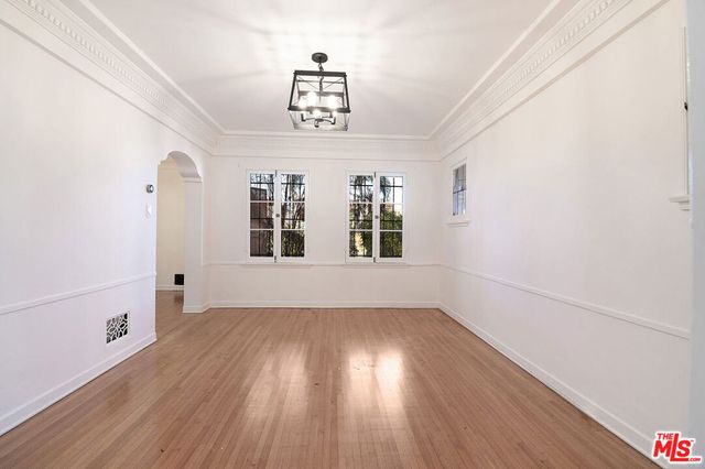 1040 S Alfred Street, Los Angeles, CA 90035