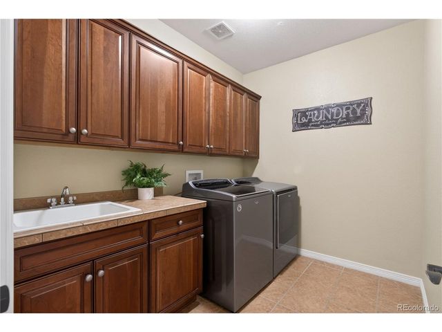 391 Maplehurst Dr, Highlands Ranch, CO 80126