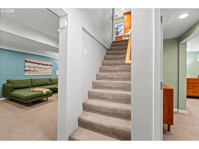 7124 N MONTANA Ave, Portland, OR 97217