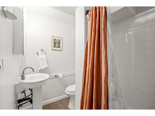 7124 N MONTANA Ave, Portland, OR 97217