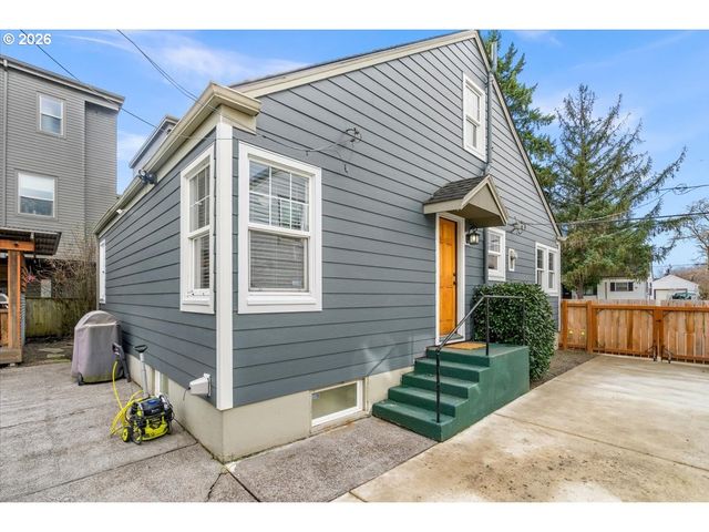 7124 N MONTANA Ave, Portland, OR 97217