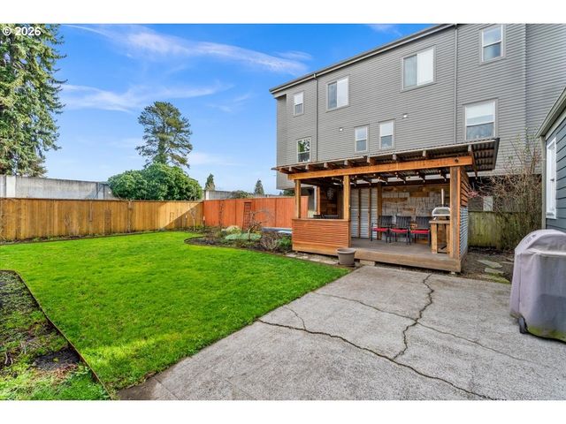 7124 N MONTANA Ave, Portland, OR 97217