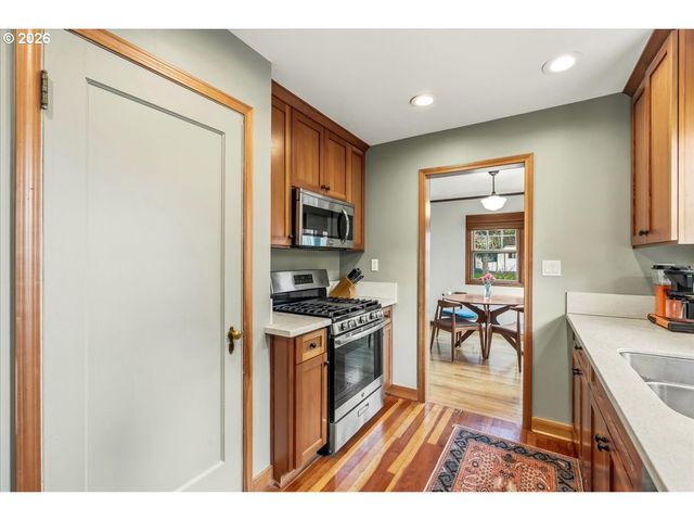 7124 N MONTANA Ave, Portland, OR 97217