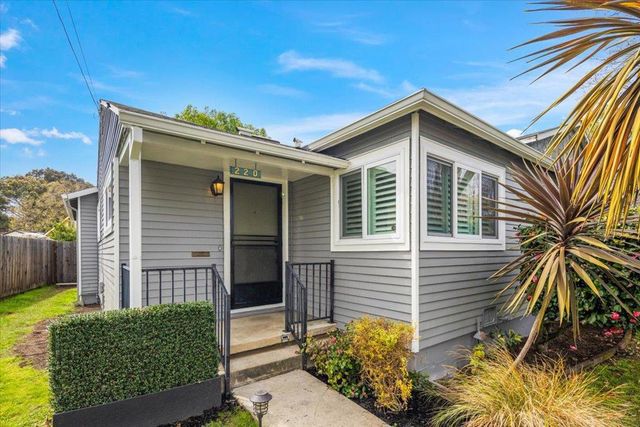220 Lindbergh Street, San Mateo, CA 94401