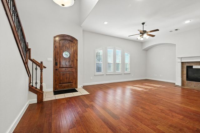 6755 Plaza Via, Irving, TX 75039