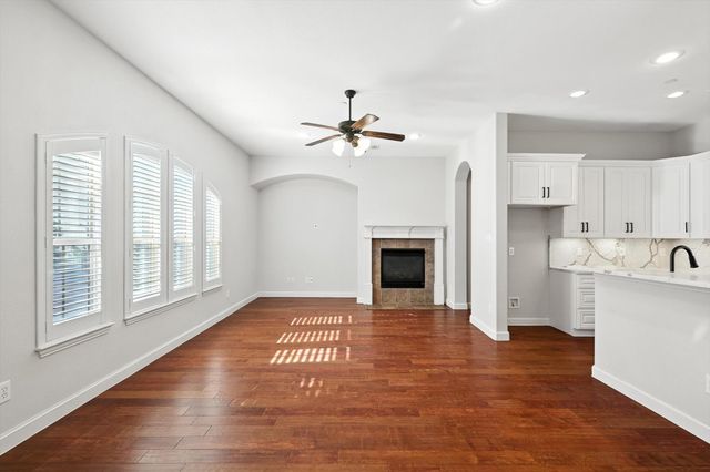 6755 Plaza Via, Irving, TX 75039