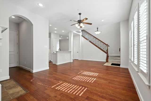 6755 Plaza Via, Irving, TX 75039