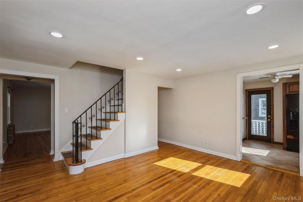 35 Annette Avenue, Merrick, NY 11566 — photo 5