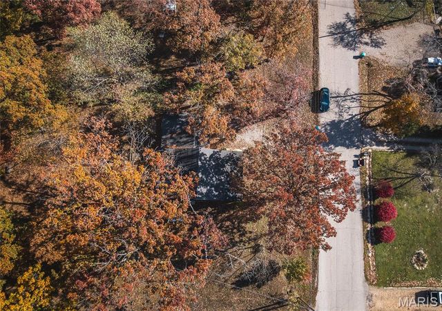 995 Lake Road, Sullivan, MO 63080