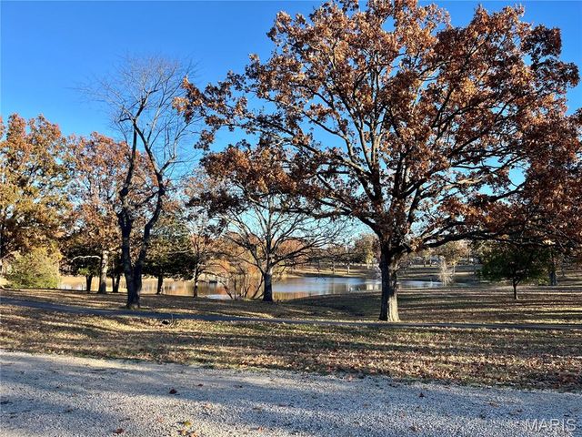 995 Lake Road, Sullivan, MO 63080