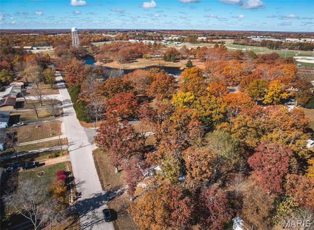 995 Lake Road, Sullivan, MO 63080