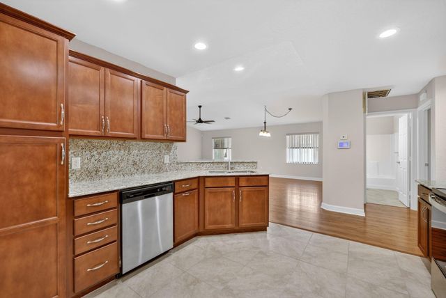 35 S Alhambra Lane, Port St Lucie, FL 34952