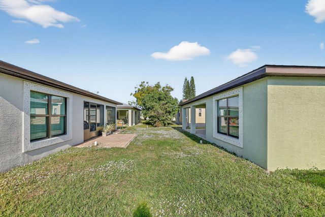 35 S Alhambra Lane, Port St Lucie, FL 34952