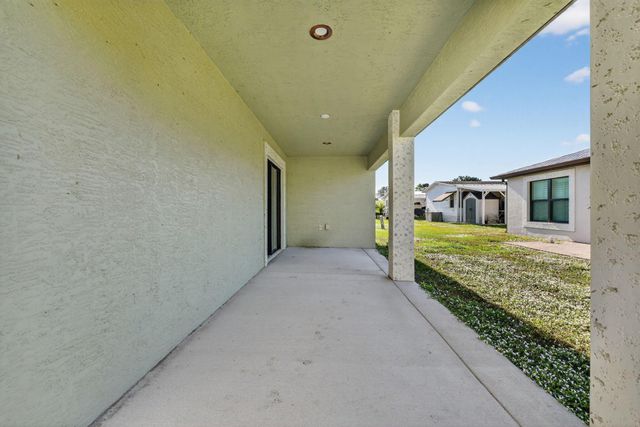 35 S Alhambra Lane, Port St Lucie, FL 34952
