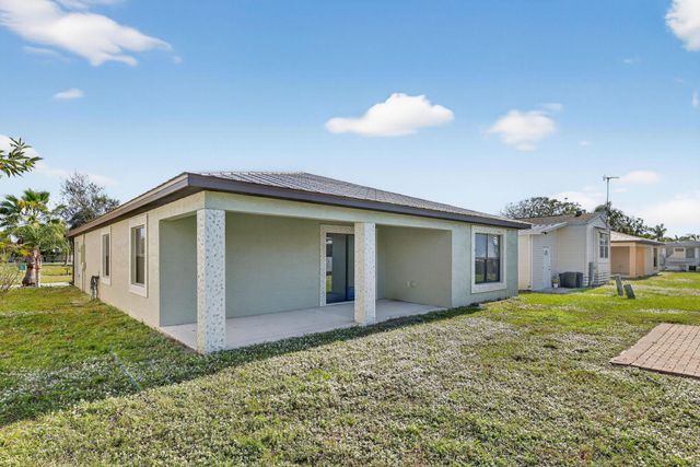 35 S Alhambra Lane, Port St Lucie, FL 34952