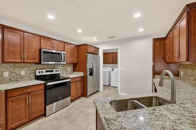 35 S Alhambra Lane, Port St Lucie, FL 34952