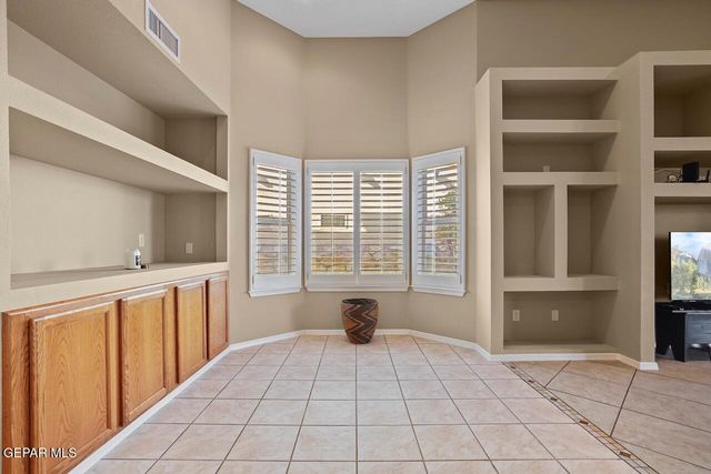 6673 CABANA DEL SOL Drive, El Paso, TX 79911